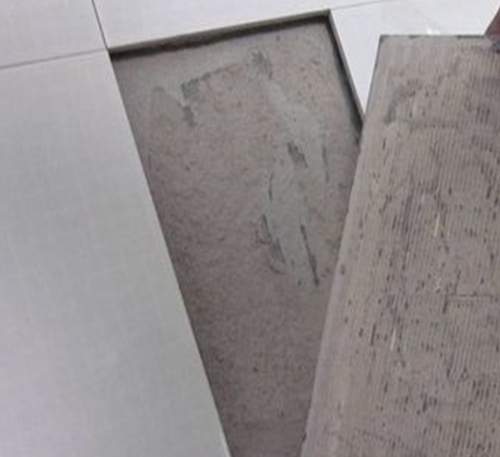 大石桥瓷砖空鼓维修公司分享瓷砖铺贴时如果打浆（即涂抹在瓷砖背面和基层上的砂浆或瓷砖胶）过少，会带来以下问题